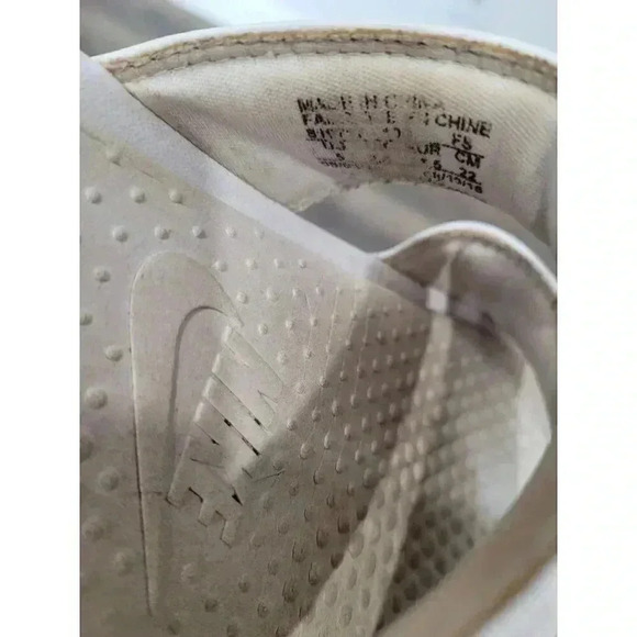 Nike white 2 strap sandal size 5‎ #5 - Picture 3 of 5